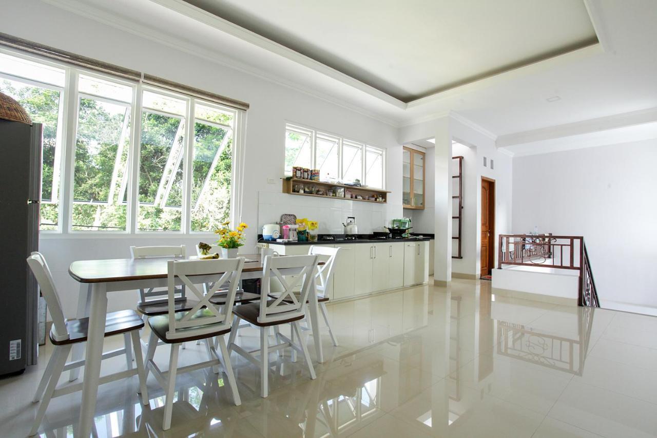 Banua Raya Homestay ยอกยาการ์ตา ภายนอก รูปภาพ